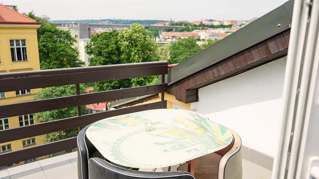 Отель Loft With Amazing Terrace Прага Экстерьер фото